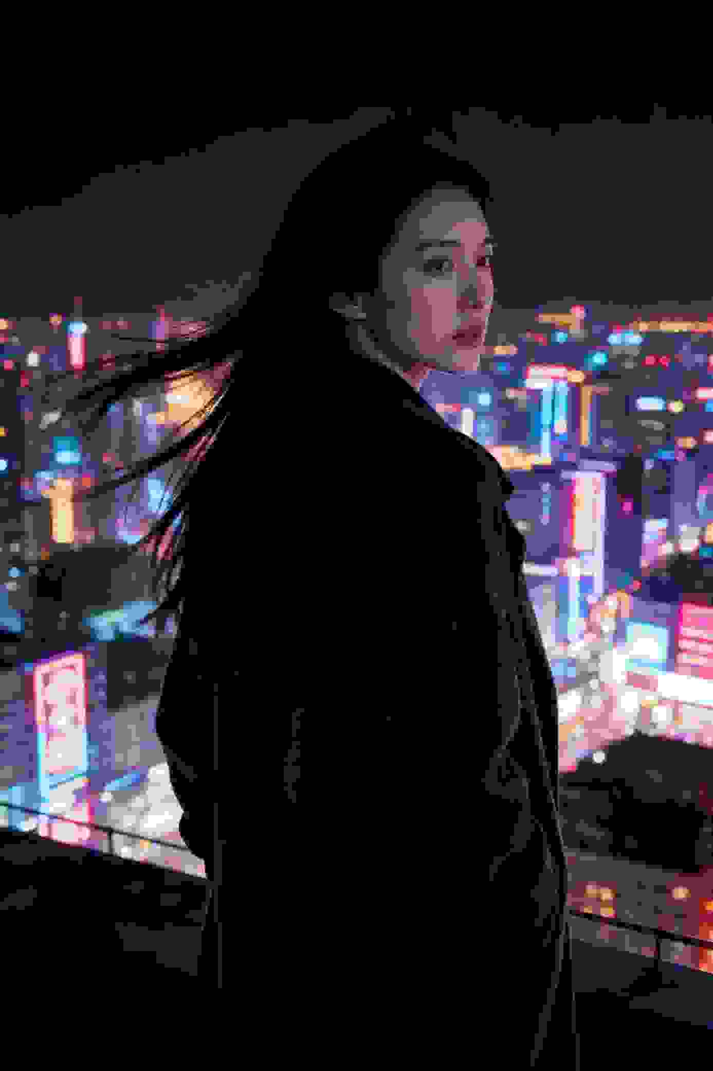 某某