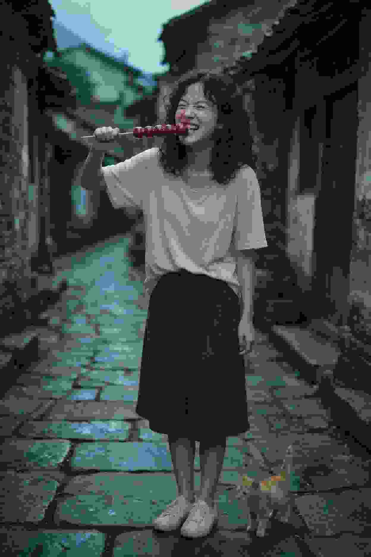 某某